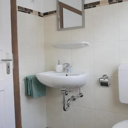 Modernisierte Ferienwohnung Im Schoenen Sauerland Meschede Exterior photo